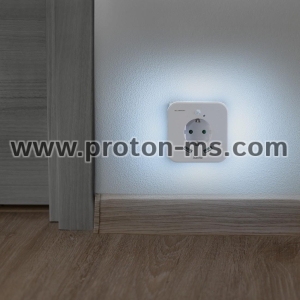 Нощна лампа с контакт HAMA, USB, 2.4 A, 2 изхода, сензор за яркост